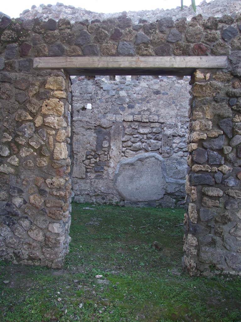 VII.4.31/51 Pompeii. March 2009. Doorway to room 40.