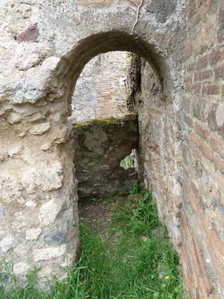 VII.4.39 Pompeii. May 2010. Latrine.