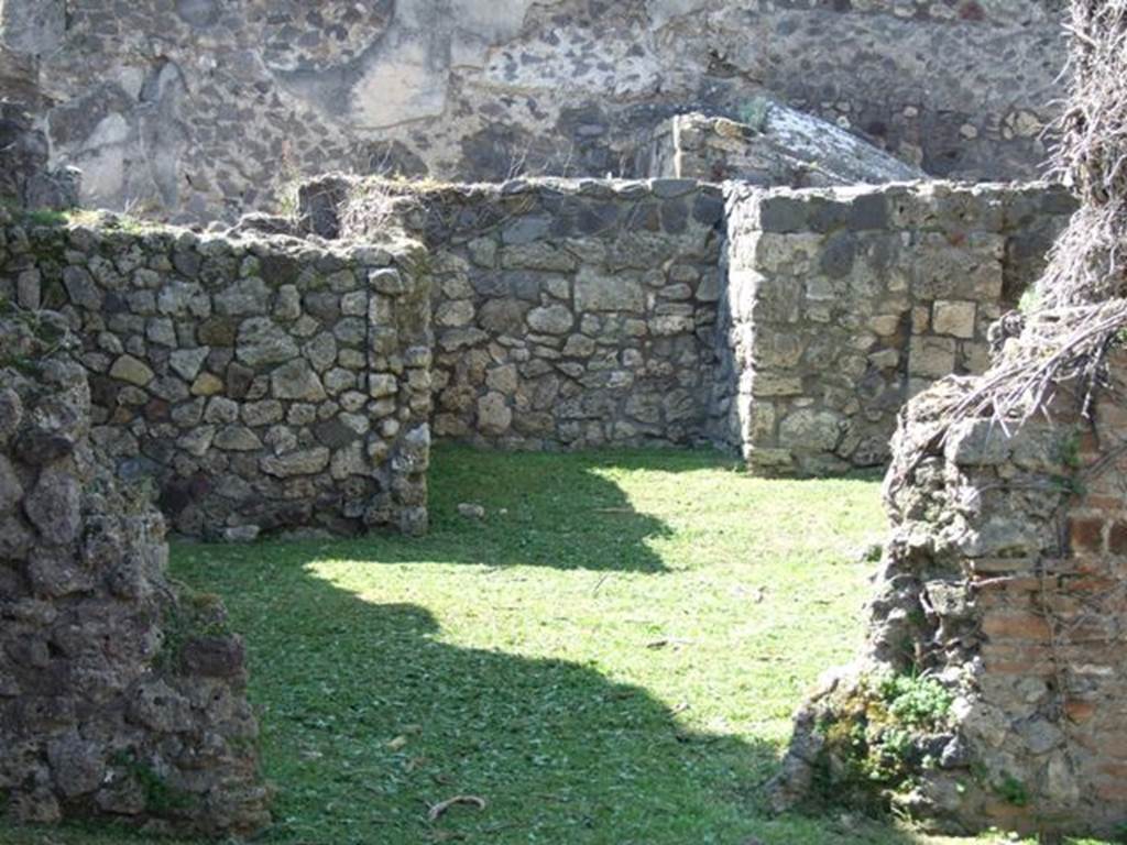 VII.4.39 Pompeii. March 2009.  Looking  west from entrance.