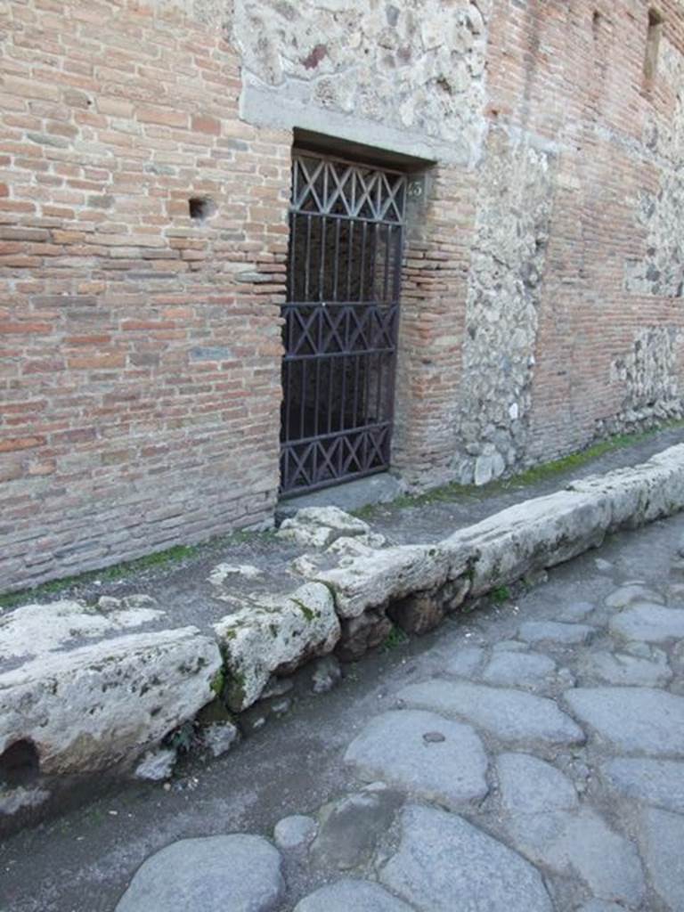 VII.4.43 Pompeii. December 2007. Entrance on Vicolo Storto.  