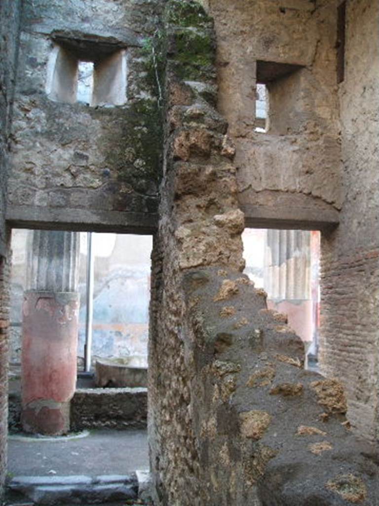 VII.4.43 Pompeii. December 2004. Looking west into House of Ancient Hunt, from doorway.