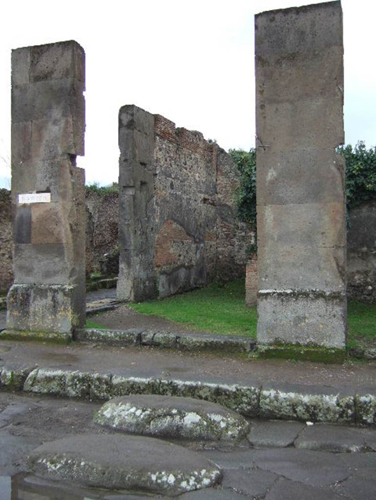 VII.4.46 Pompeii. December 2005. Entrance doorway on Via della Fortuna, looking south. Found on the pilaster on the left of the entrance 
L(ucium)  Aqutium
d(uum)v(irum)  v(irum)  b(onum)  
o(ro)  v(os)  c(olonei)          [CIL IV 7]
See Varone, A. and Stefani, G., 2009. Titulorum Pictorum Pompeianorum, Rome: Lerma di Bretschneider, (p. 356, and Tav.XXIXb)
See Epigraphik-Datenbank Clauss/Slaby (See www.manfredclauss.de)

Found in July 1833 on the pilaster between VII.4.46 and 47, on the right -
N(umerium)  Hersennium
C(aium) Calventium
II vir(os)  i(ure)  d(icundo)  o(ro)  v(os)  f(aciatis)     [CIL IV 292]
See Pagano, M. and  Prisciandaro, R., 2006. Studio sulle provenienze degli oggetti rinvenuti negli scavi borbonici del regno di Napoli.  Naples : Nicola Longobardi.  (p. 148)


