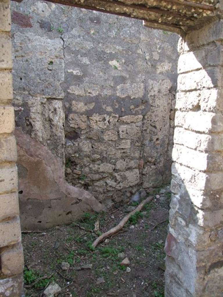 VII.4.56 Pompeii.  March 2009.  Doorway to Room 2.  Porters room on west side of fauces.