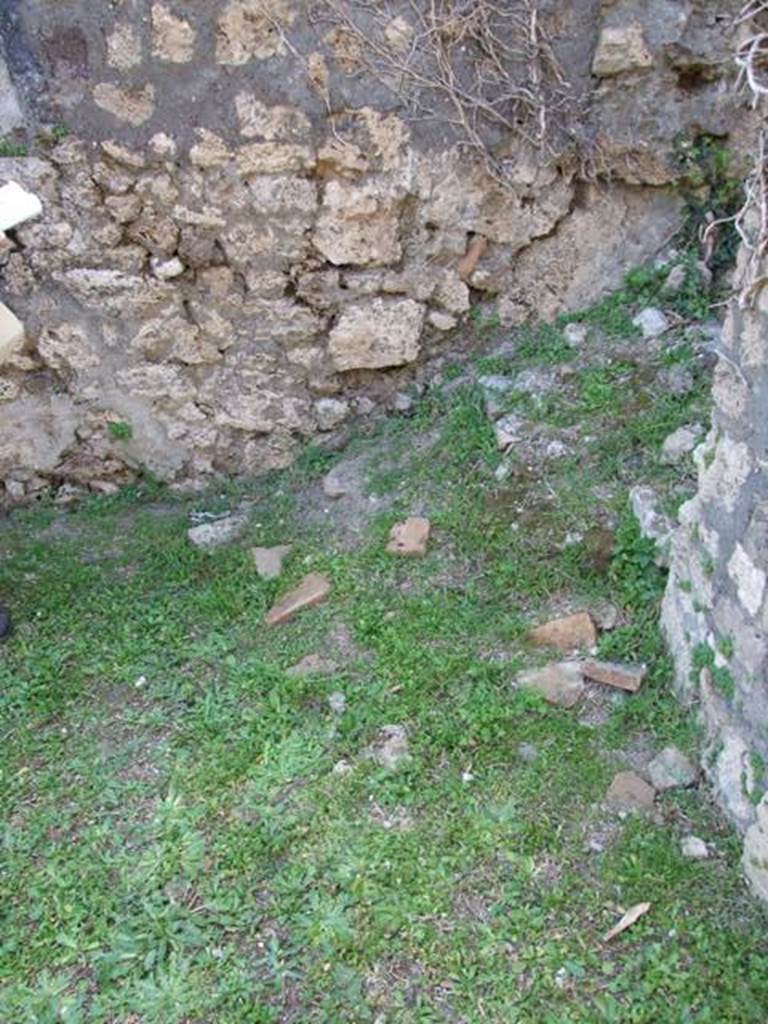 VII.4.56 Pompeii.  March 2009. Room 1. Site of remains of staircase to upper floor, in north west corner.