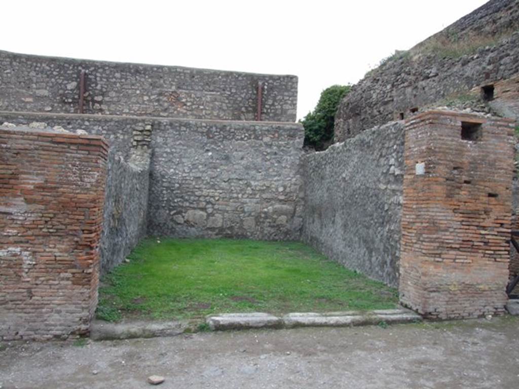 VII.5.6 Pompeii. December 2007. Shop entrance, looking south.