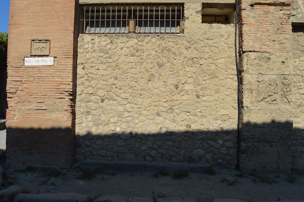 VII.5.14 Pompeii. October 2017. Looking north towards site of entrance doorway.
Foto Taylor Lauritsen, ERC Grant 681269 DCOR.

