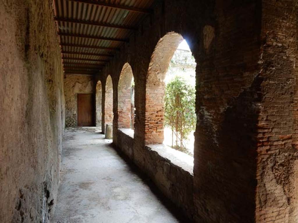 VII.5.24 Pompeii. May 2015. Looking south along east portico. Photo courtesy of Buzz Ferebee.