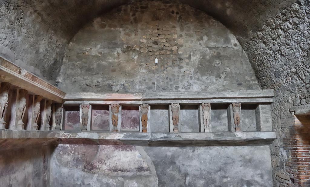 VII.5.24 Pompeii. April 2018. Looking towards north wall of tepidarium (37). Photo courtesy of Ian Lycett-King. 
Use is subject to Creative Commons Attribution-NonCommercial License v.4 International.
