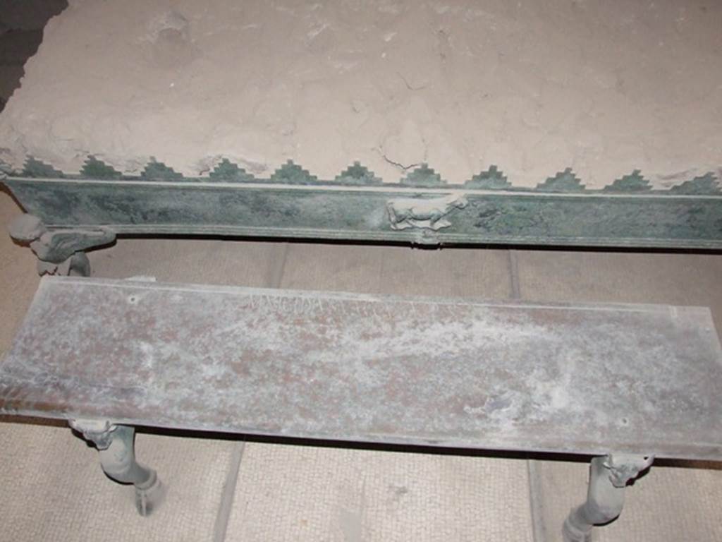 VII.5.24 Pompeii. December 2007. Second bronze bench next to brazier (38) in tepidarium (37).