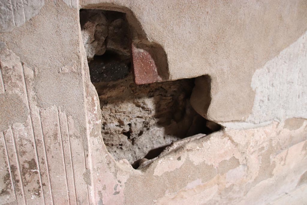 VII.5.24 Pompeii. May 2024. Caldarium (39), heating duct in east wall. Photo courtesy of Klaus Heese.