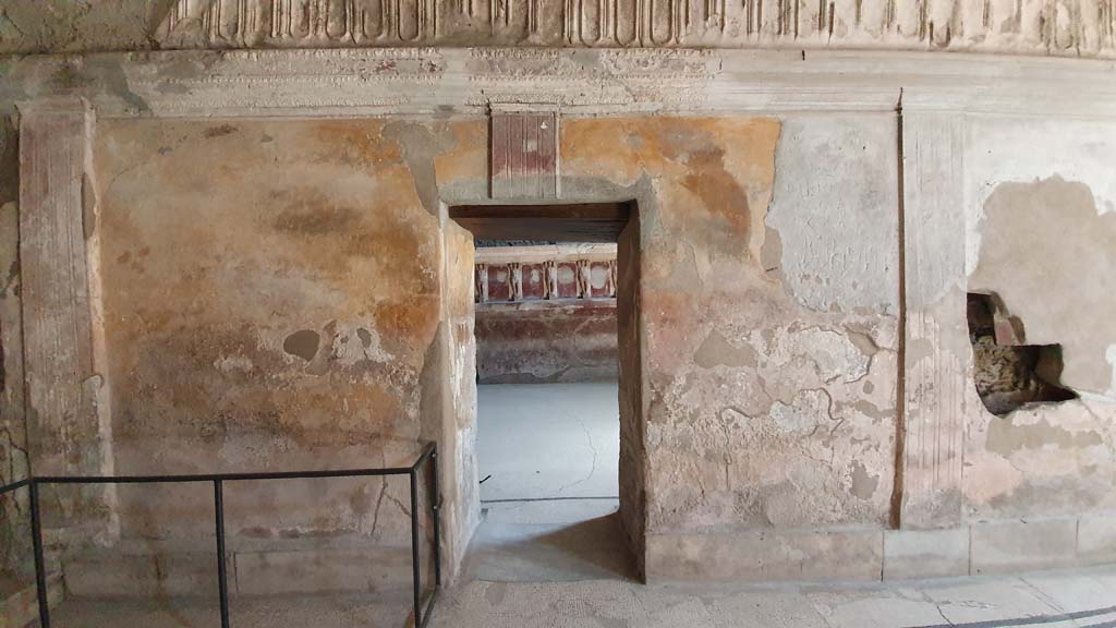 VII.5.24 Pompeii. August 2021. Caldarium (39), looking towards east wall with doorway into tepidarium (37). 
Foto Annette Haug, ERC Grant 681269 DÉCOR.
