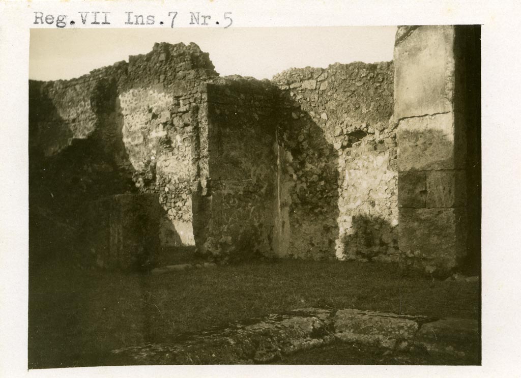 Mystery photo. VII.7.5 Pompeii according to Warsher – we think it may be -
VII.7.2 Pompeii. Pre-1937-39. Looking south-west from impluvium “g” in atrium.
This area was badly bombed in 1943 and has been rebuilt.
If we are correct, in the centre would be room “h”, with doorway to room “i”, centre left.
Photo courtesy of American Academy in Rome, Photographic Archive. Warsher collection no. 1445.
If anyone would like to agree or disagree with our thoughts, we would be pleased to hear from you.


