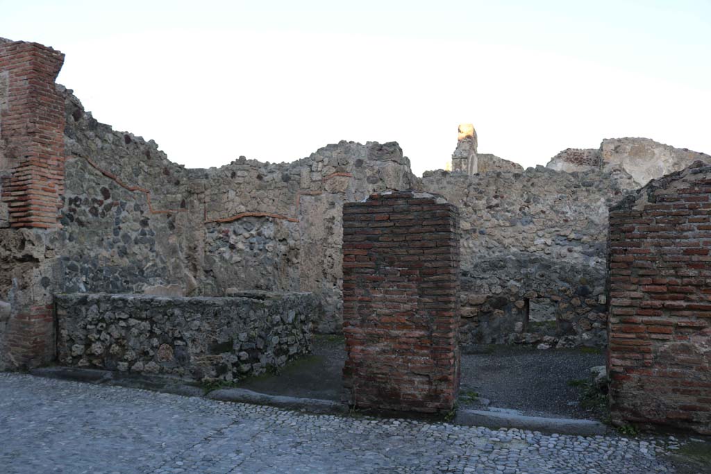 VII.7.9 on left and VII.7.8 on right, Pompeii. December 2018. 
Looking north to entrances on Via Marina. Photo courtesy of Aude Durand.


