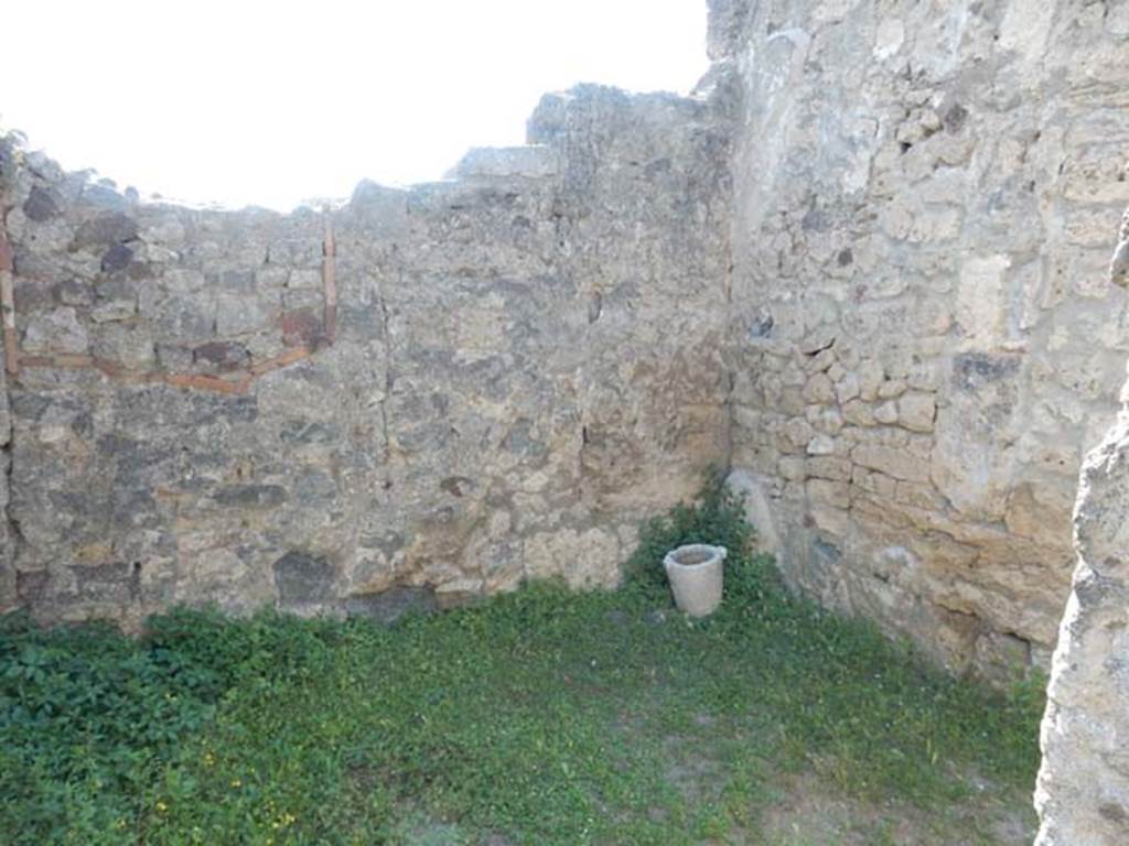 VII.7.10 Pompeii. May 2018. Looking through doorway to room (d) on west side of atrium.