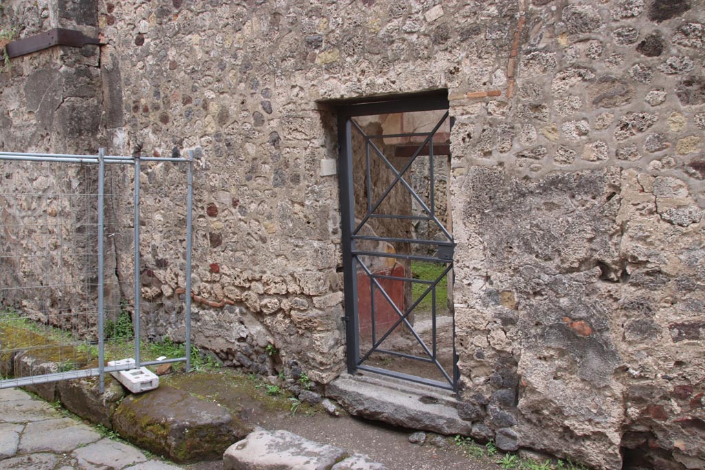 VII.7.13 Pompeii. May 2024. Looking towards rear entrance doorway. Photo courtesy of Klaus Heese.