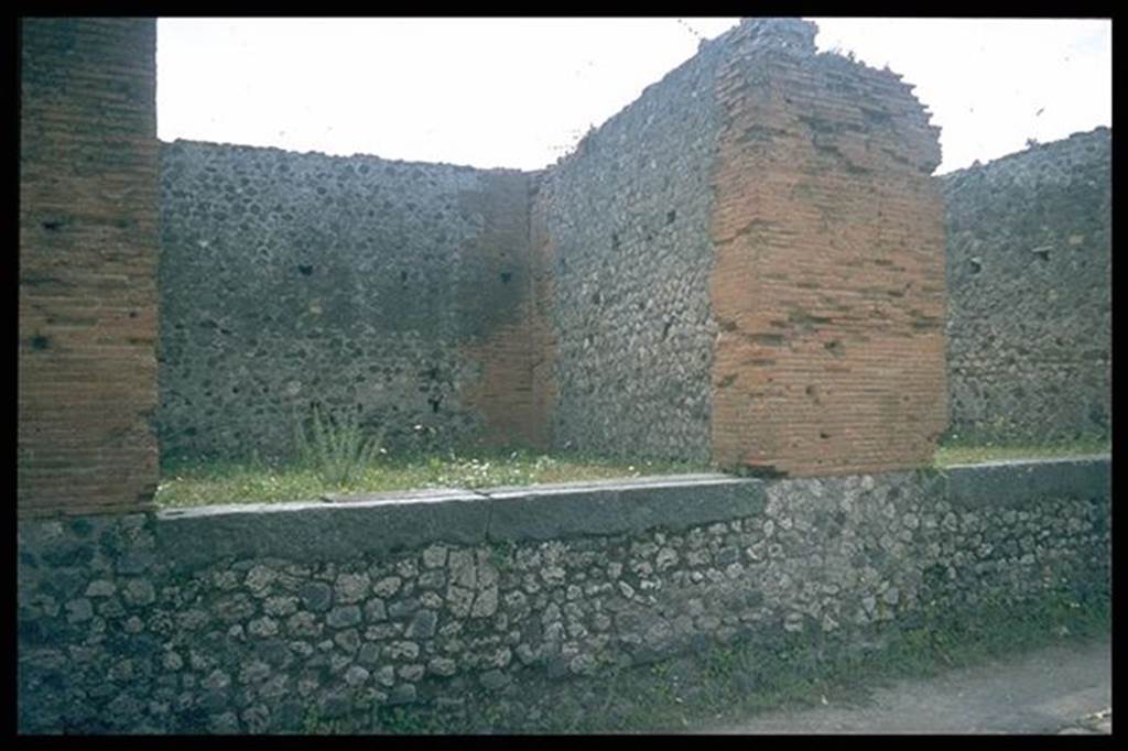 VII.7.25 Pompeii.   Photographed 1970-79 by Gnther Einhorn, picture courtesy of his son Ralf Einhorn.
