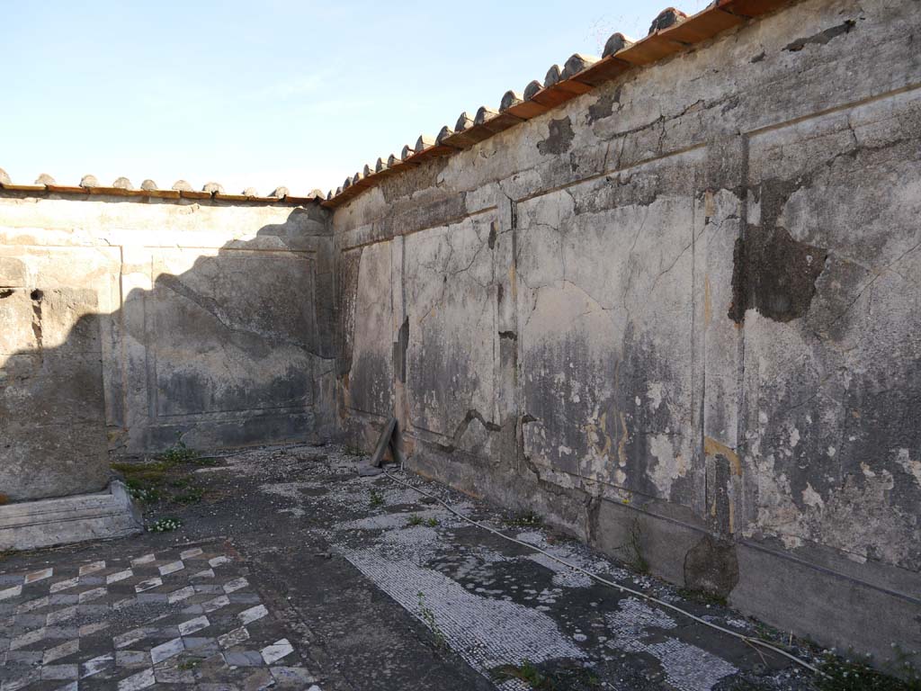 VII.7.32, Pompeii. September 2018. Looking towards north-east corner.
Foto Anne Kleineberg, ERC Grant 681269 DÉCOR.

