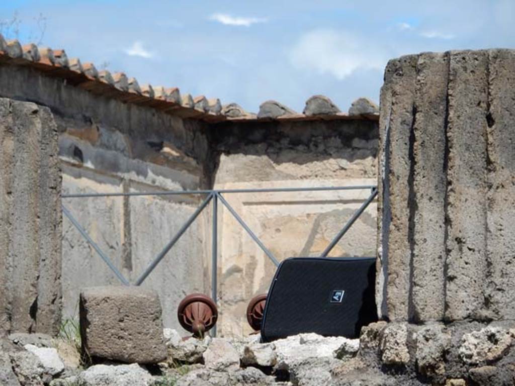 VII.7.32 Pompeii. May 2018. Looking towards north-west corner of cella. Photo courtesy of Buzz Ferebee.