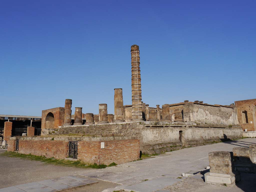 VII.8.00, Pompeii Forum. March 2019. Looking west from east side of Temple of Jupiter.   
Foto Anne Kleineberg, ERC Grant 681269 DÉCOR.
