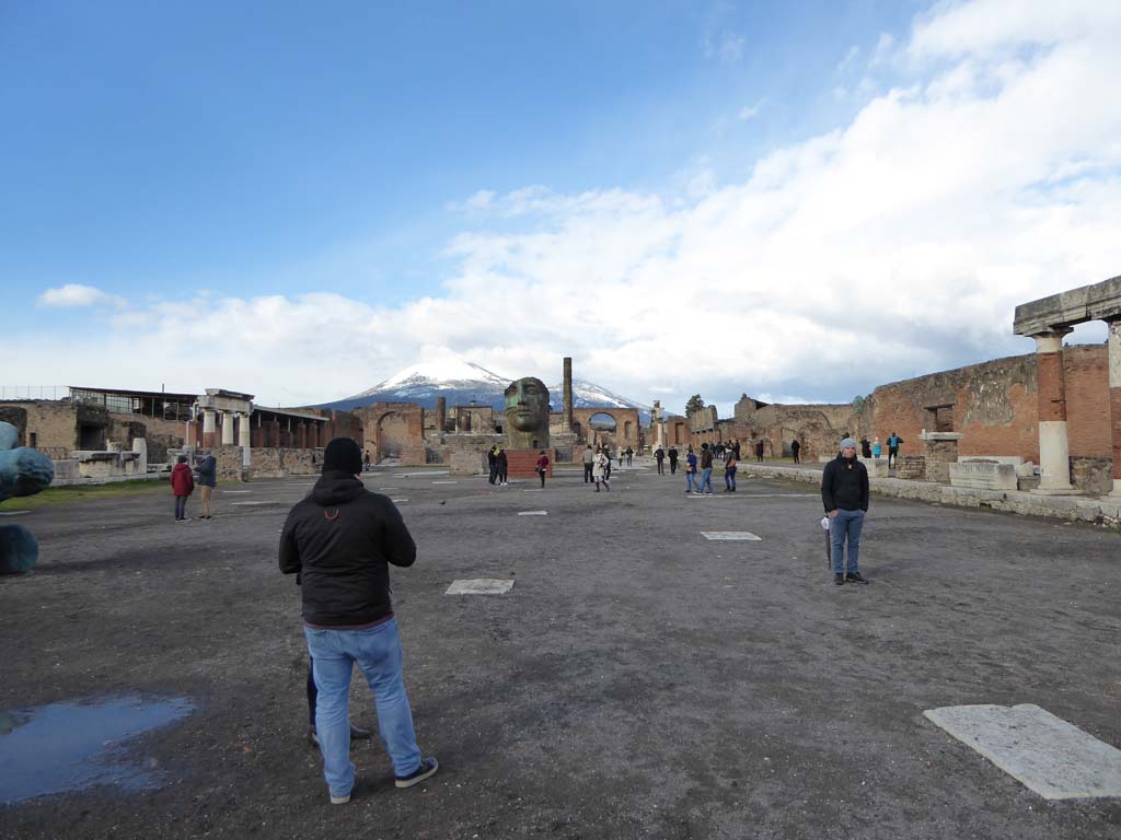 VII.8 Pompeii Forum. January 2017. Looking north towards Vesuvius with snow.
Foto Annette Haug, ERC Grant 681269 DÉCOR.

