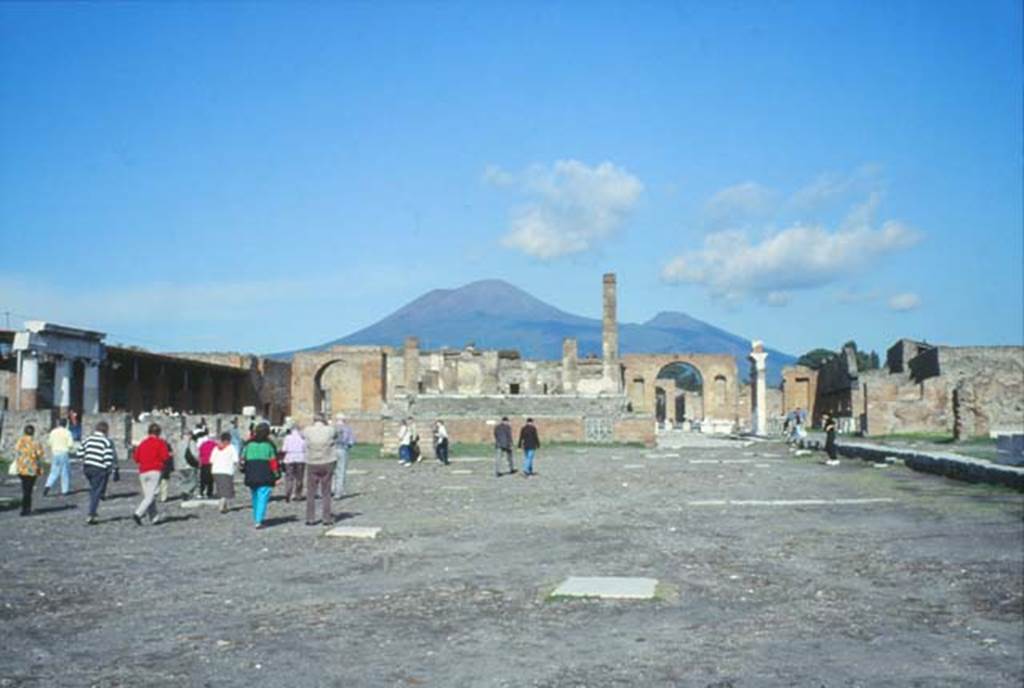 VII.8 Pompeii Forum. October 1992. Looking north. Photo by Louis Méric courtesy of Jean-Jacques Méric.