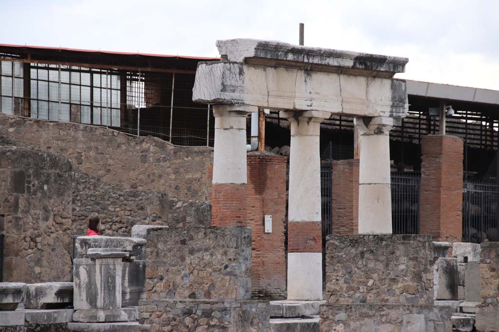 VII.8 Pompeii Forum. October 2020. Looking towards portico on west side with statue bases. Photo courtesy of Klaus Heese.