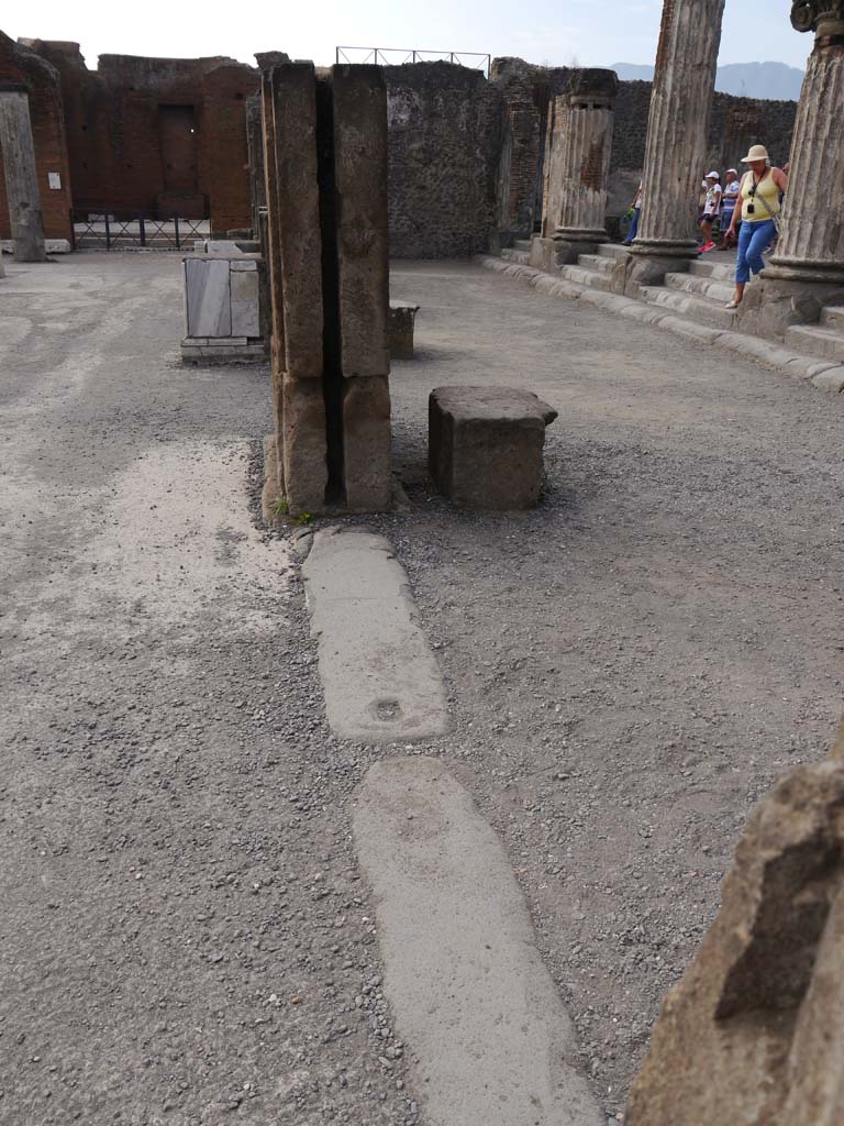 VII.8 Pompeii Forum. September 2018. Looking south towards south-west corner, with Basilica, on right.
Foto Anne Kleineberg, ERC Grant 681269 DÉCOR.
