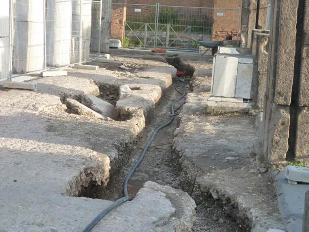 VII.8 Pompeii Forum. September 2015. West portico near the entrance to the Basilica,  in south-west corner.