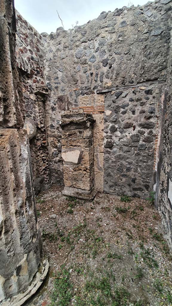 VII.8.1 Pompeii. August 2021. Looking towards north wall in area in north-east corner.
Foto Annette Haug, ERC Grant 681269 DÉCOR.
