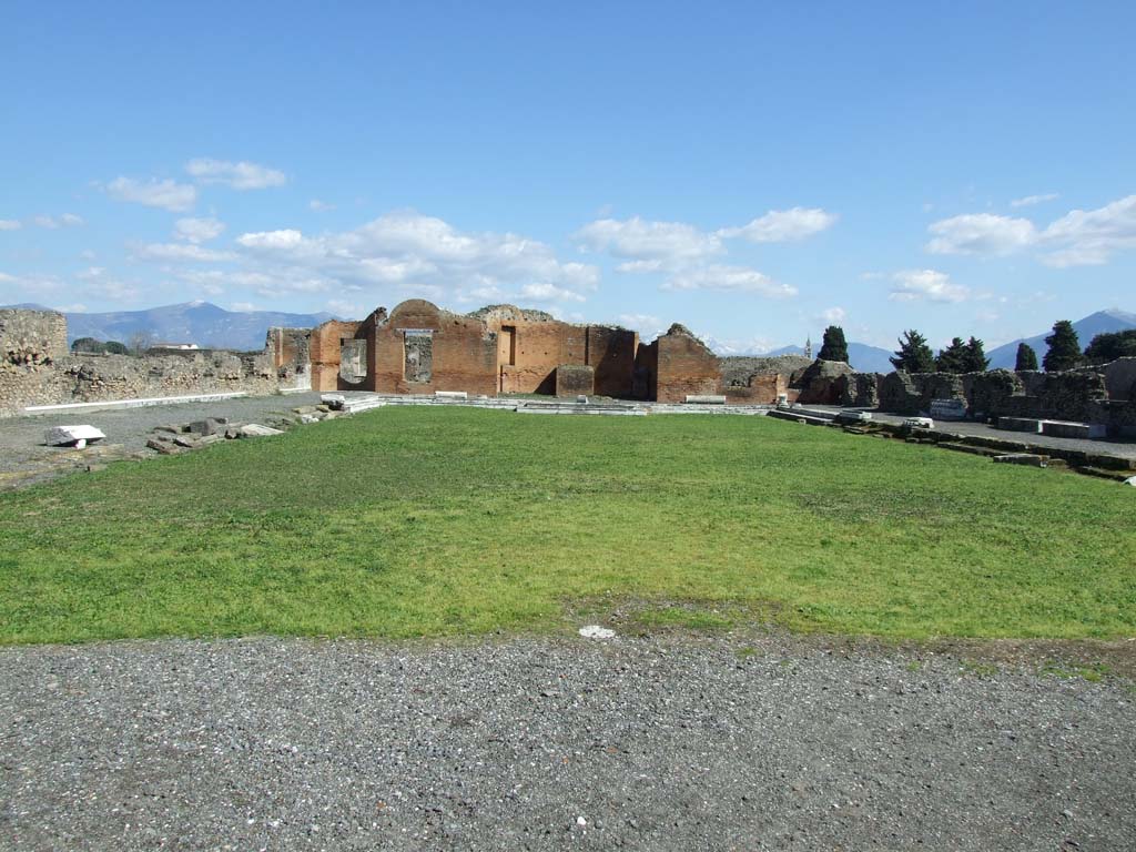 VII.9.1 Pompeii. March 2009. Looking east from entrance across the rectangular courtyard.