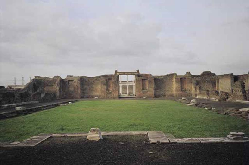 VII.9.1 Pompeii. May 2010. Looking west to entrance and west wall. Photo courtesy of Rick Bauer.