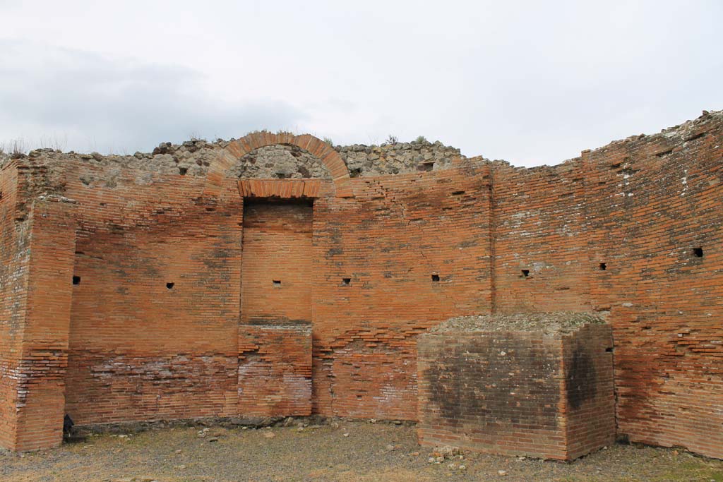 VII.9.1 Pompeii. March 2014. Looking towards north end of large central apse 10.  
Foto Annette Haug, ERC Grant 681269 DÉCOR.
