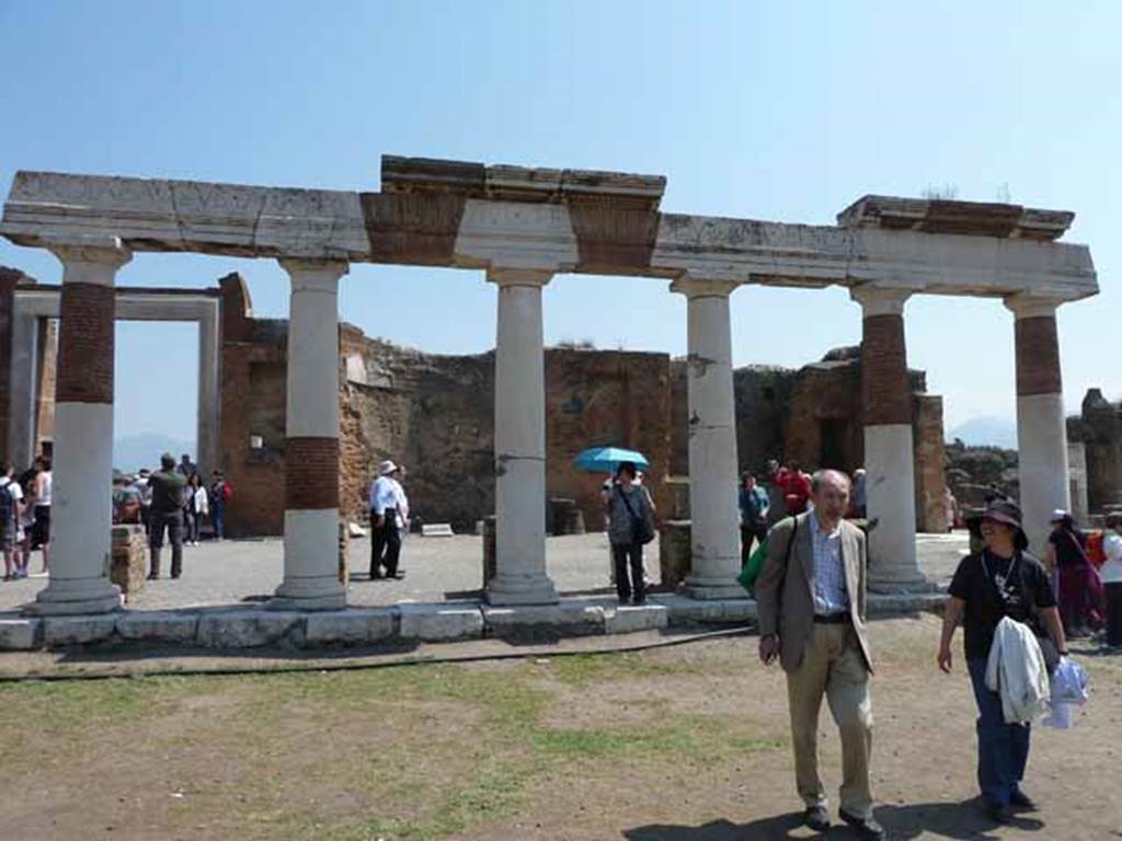 VII.9.1 Pompeii. May 2010. Eumachia’s Building portico. South part with part of inscription above.