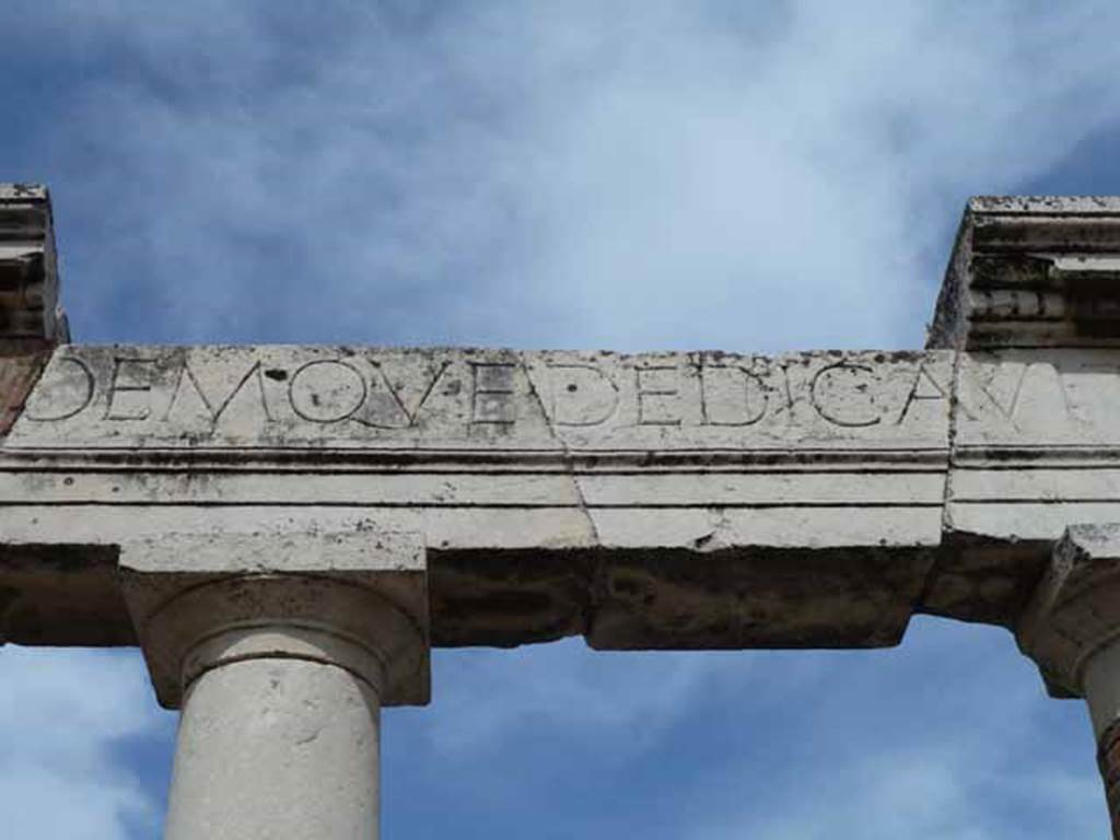 VII.9.1 Pompeii. May 2010. Eumachia’s Building portico. Part of inscription.