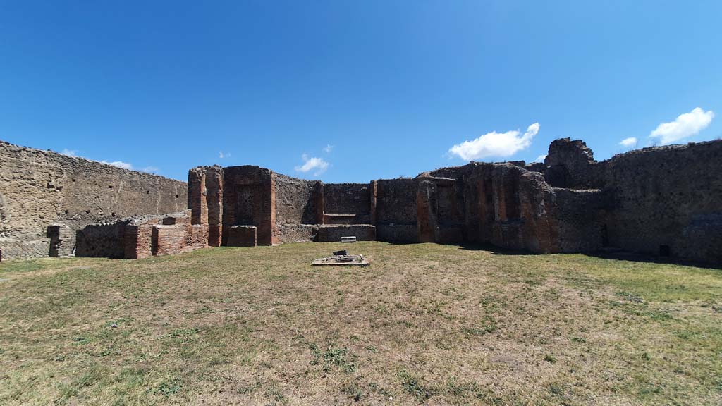 VII.9.3 Pompeii. August 2021. Looking east from Forum.
Foto Annette Haug, ERC Grant 681269 DÉCOR.

