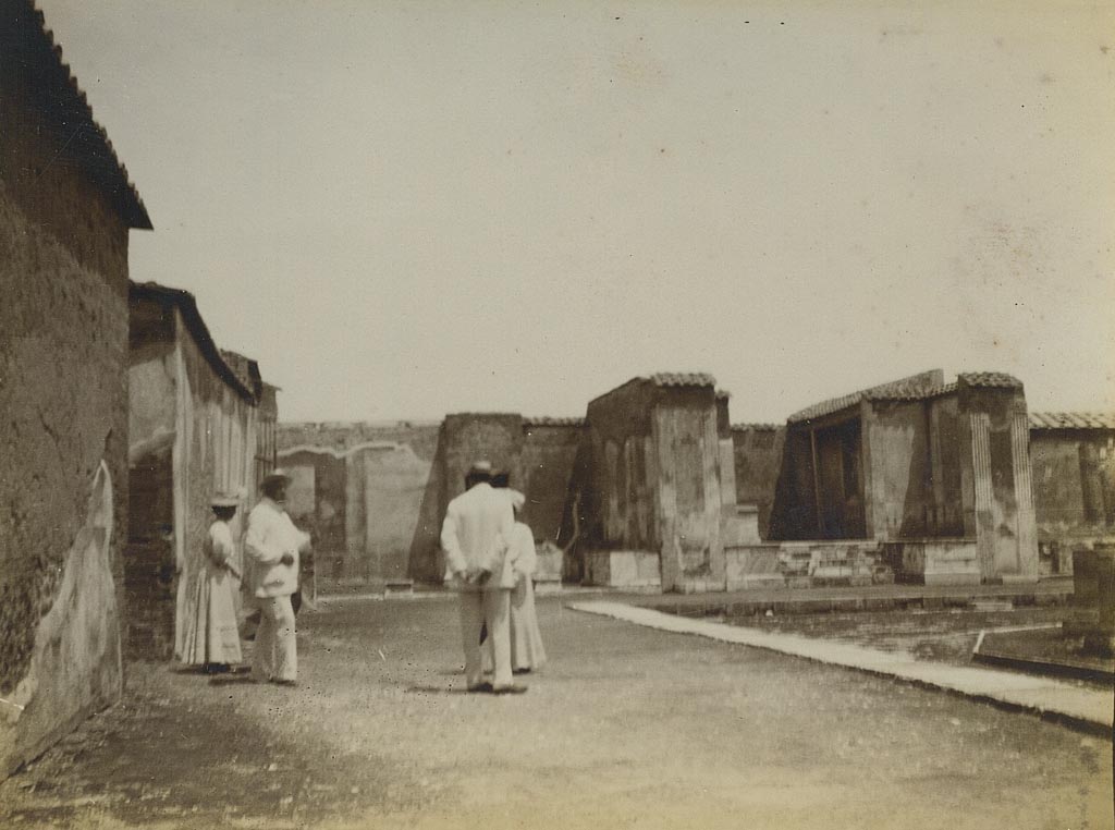 VII.9.7 and VII.9.8 Pompeii. Macellum. 1905. Looking east in north-east corner. Photo courtesy of Rick Bauer.