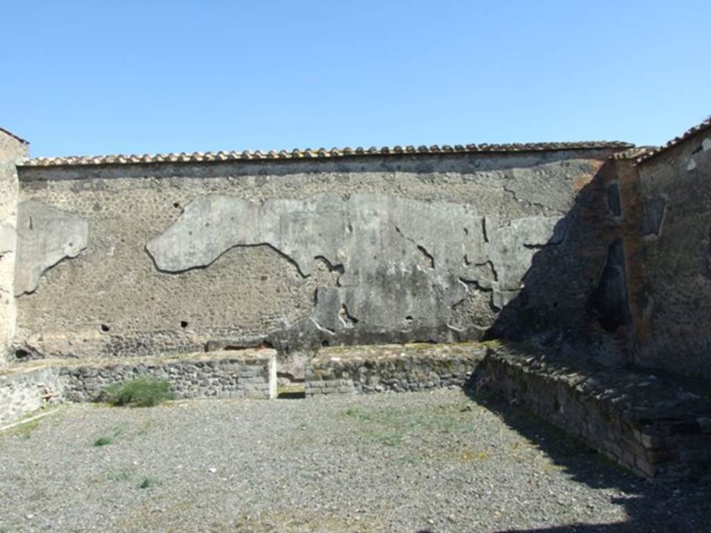 VII.9.7 and VII.9.8 Pompeii. Macellum. March 2009. East wall of large room in south-east corner.