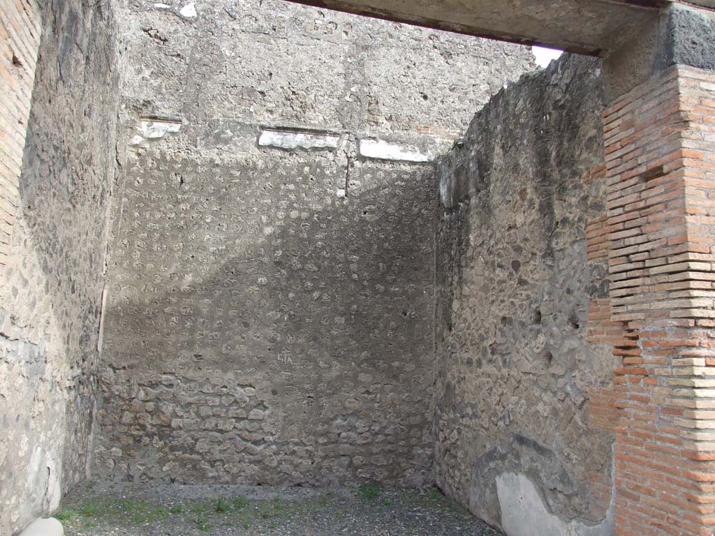 VII.9.9 Pompeii. December 2007. East and south wall.