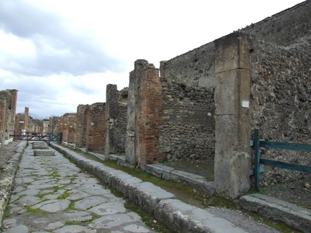 Via degli Augustali looking east from outside VII.9.23.  December 2007.