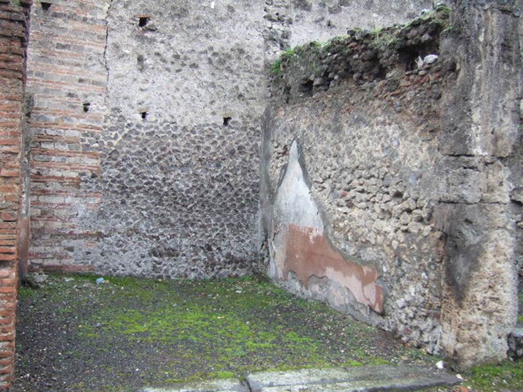 VII.9.26 Pompeii. December 2005. Looking towards south-west corner of shop.