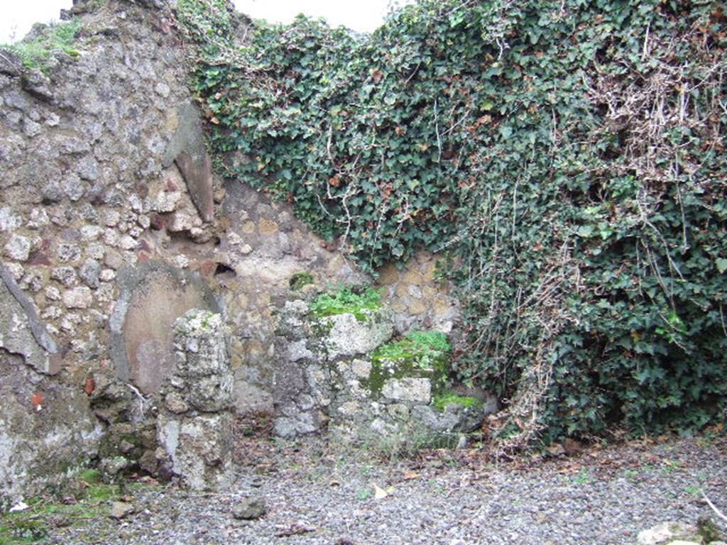 VII.9.34 Pompeii. December 2005. West wall, and south-west corner.