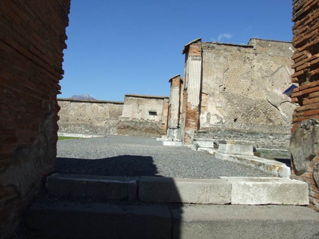 VII.9.42 Pompeii. March 2009. Looking north up the steps towards Macellum.