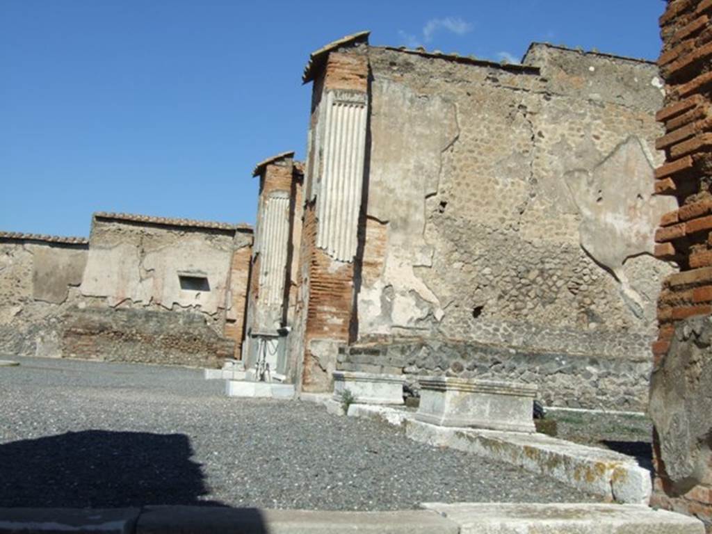 VII.9.42 Pompeii. March 2009. Looking north up the steps towards Macellum.