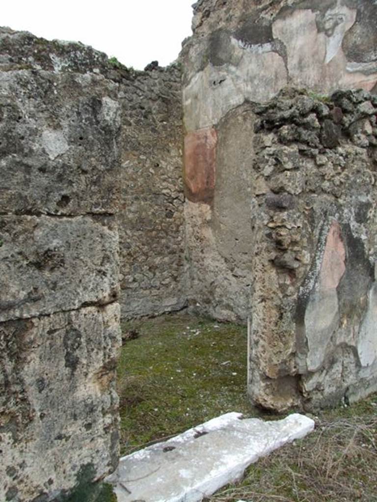 VII.9.47 Pompeii.  March 2009.  Doorway to Room 8. Cubiculum.