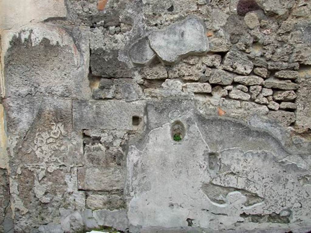 VII.9.47 Pompeii.  March 2009.  East wall of the Vestibule.