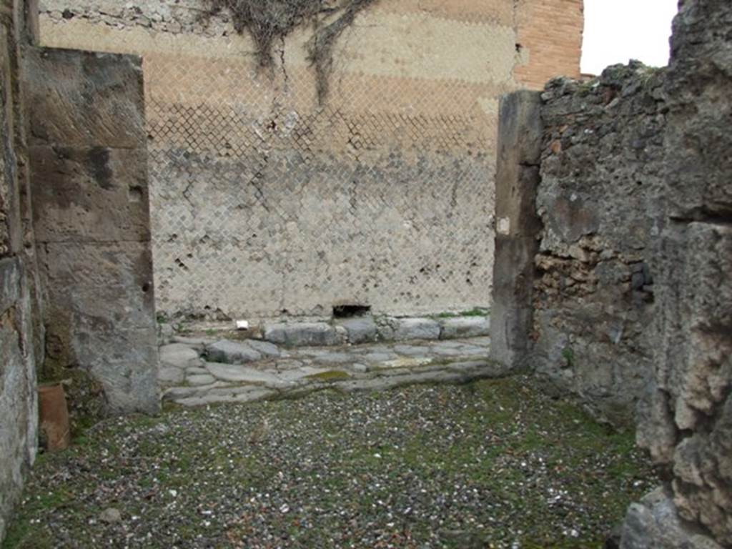 VII.9.48 Pompeii. March 2009. Looking north across shop, from atrium of VII.9.47