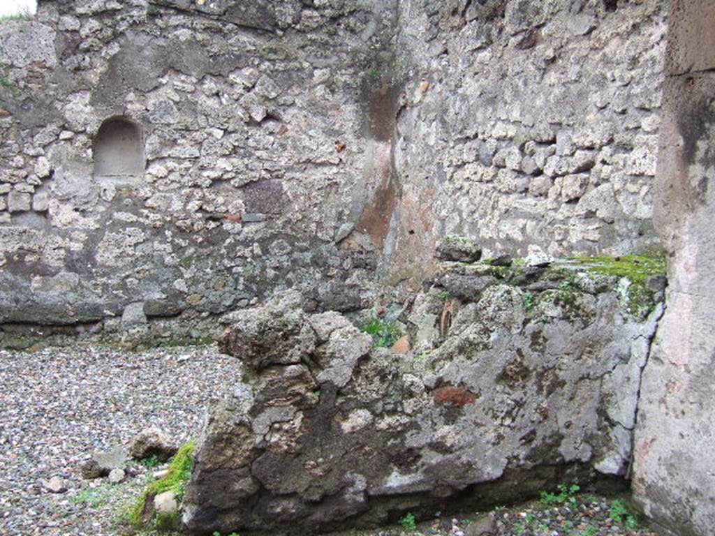 VII.9.49 Pompeii.  December 2005. South west corner.