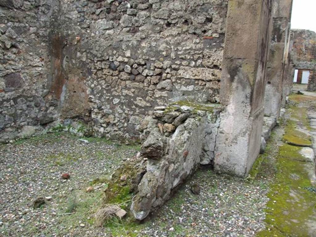 VII.9.48 Pompeii.  March 2009.  West wall of Shop on Vicolo del Balcone Pensile