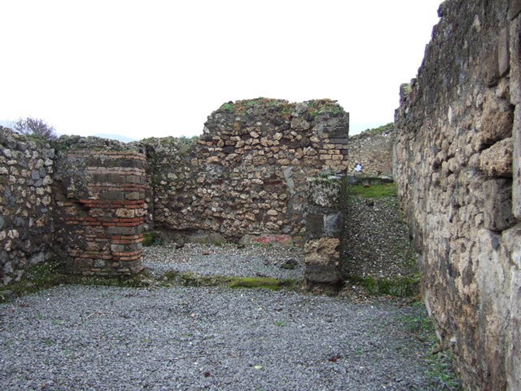 VII.9.51 Pompeii.  December 2005.  Looking south across shop to rear room.