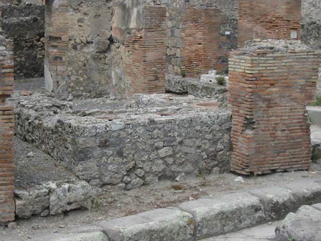 VII.9.55 Pompeii. May 2003. Looking north-west across counter, towards other entrance at VII.9.54. Photo courtesy of Nicolas Monteix.